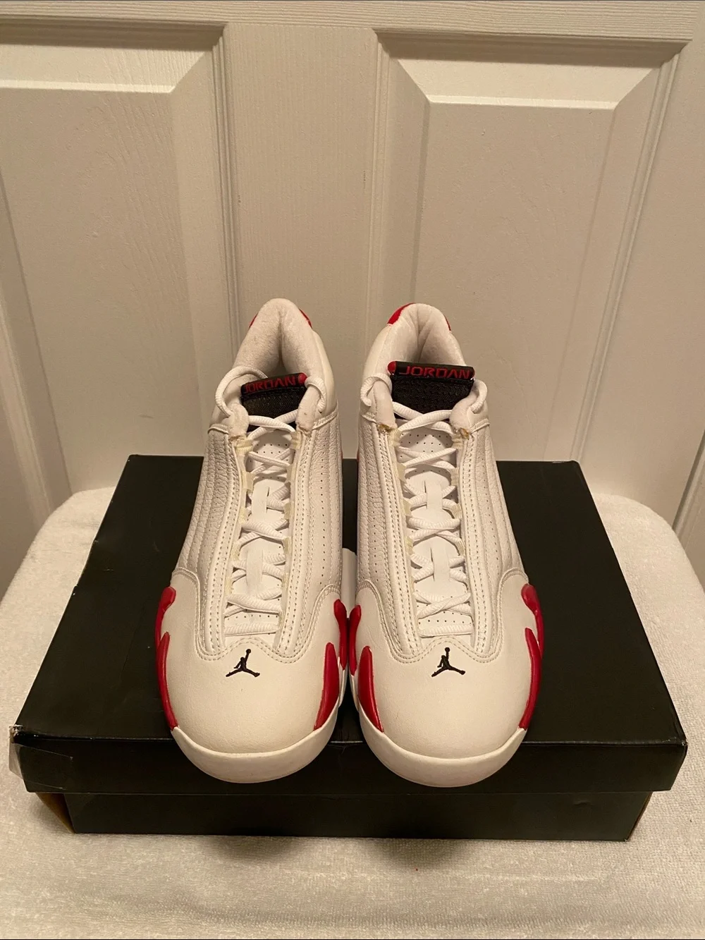 Air Jordan 2 Retro White and Red Men’s Sneakers…size 8